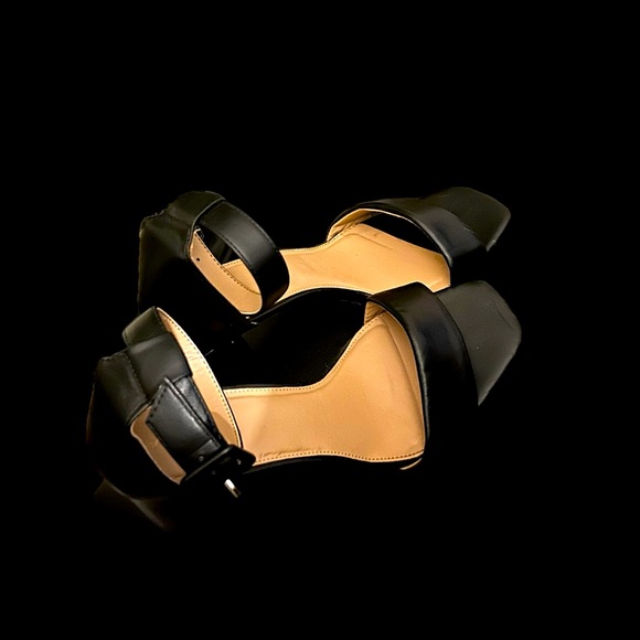 Circus by Sam Edelman black sandals with 3.25” heels in great pre owned shape. 9 - Picture 3 of 4